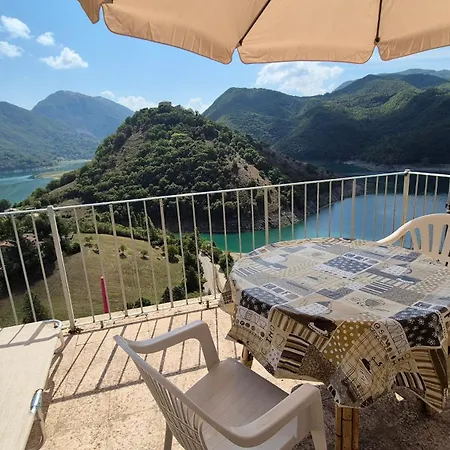 Apartment Amazing View Castel di Tora